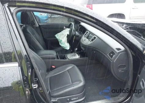 2013 Hyundai Genesis 3.8 z USA, uszkodzony, nr VIN KMHGC4DD4DU229396